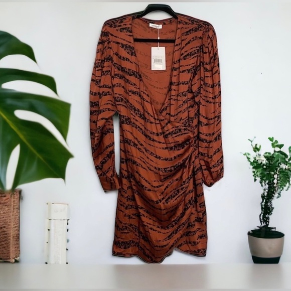 ANINE BING Penelope Printed Silk-satin Wrap Mini Dress In Brick Large - Picture 1 of 15